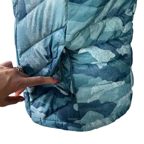 The North Face Womens 550 Fill Alpz Blue Camo Goose Down Vest Size Medium - Picture 12 of 14